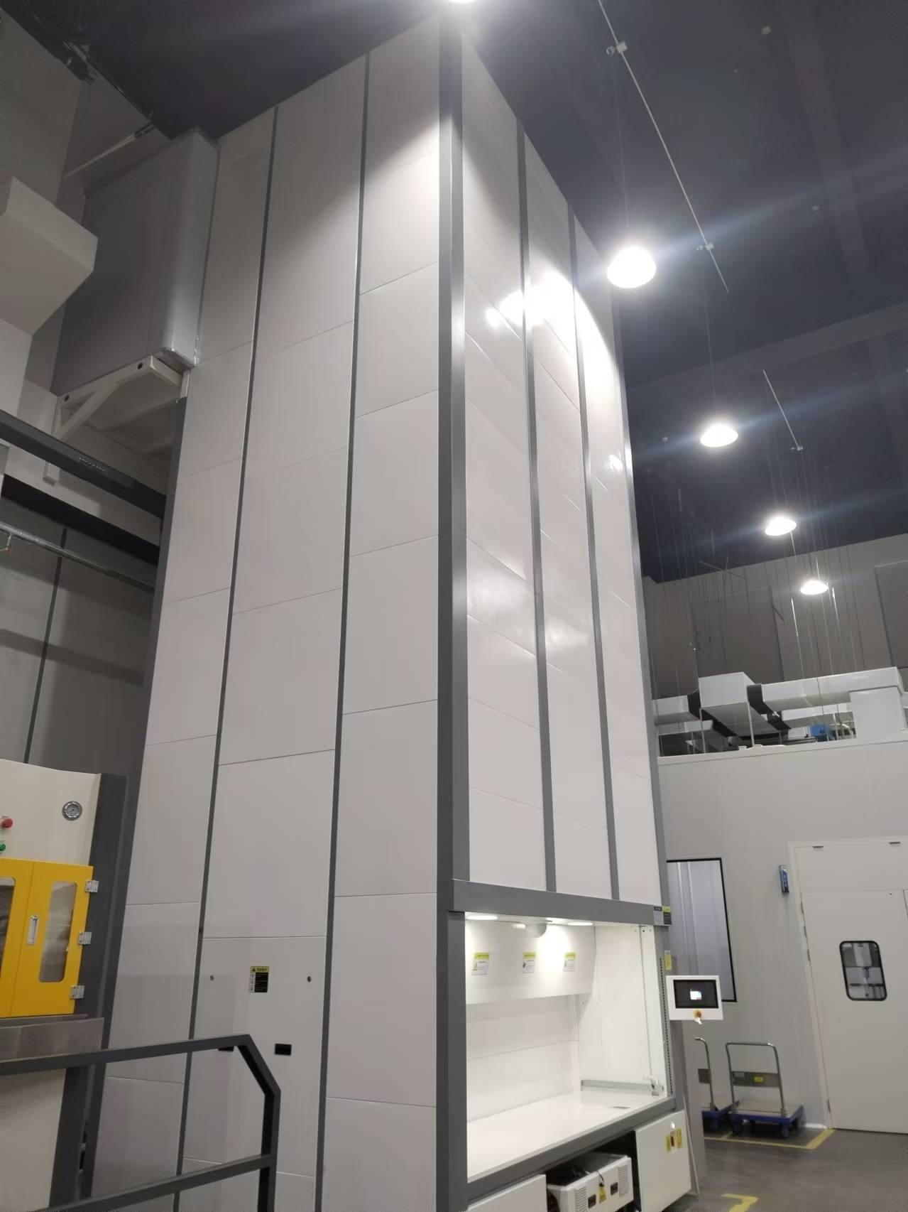 智能仓储厂家解读：垂直立体货柜与传统货架的4大区别，仓储智能化升级必读