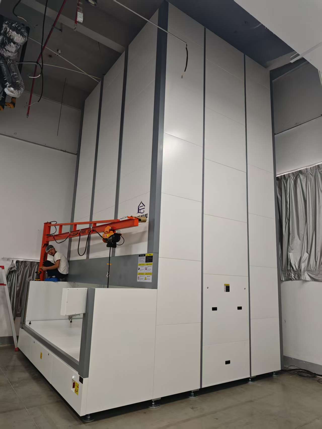 领先传统仓储的智能化立体仓库：是如何提升仓储效率与空间利用率的